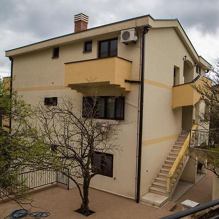 Apartmani Ksenija Петровац Экстерьер фото