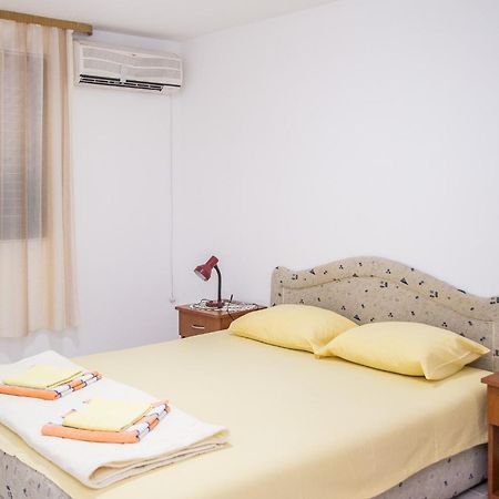 Apartmani Ksenija Петровац Экстерьер фото
