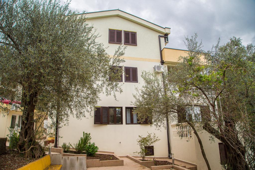 Apartmani Ksenija Петровац Экстерьер фото