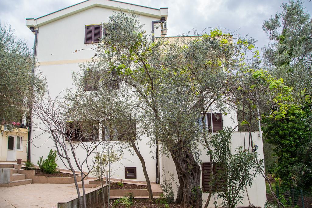Apartmani Ksenija Петровац Экстерьер фото
