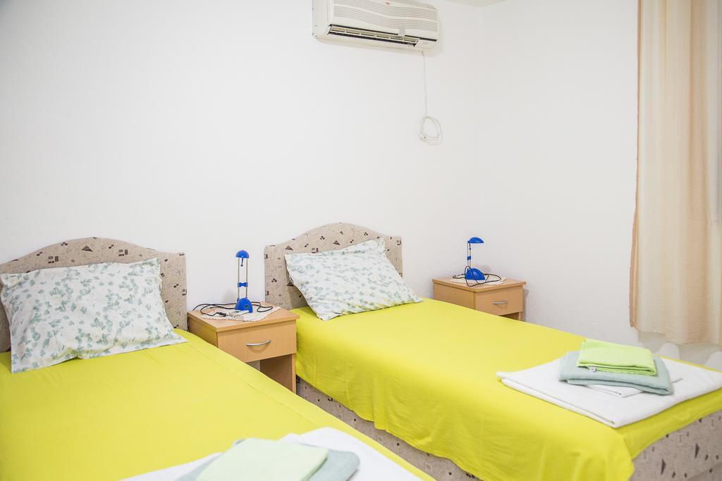 Apartmani Ksenija Петровац Экстерьер фото