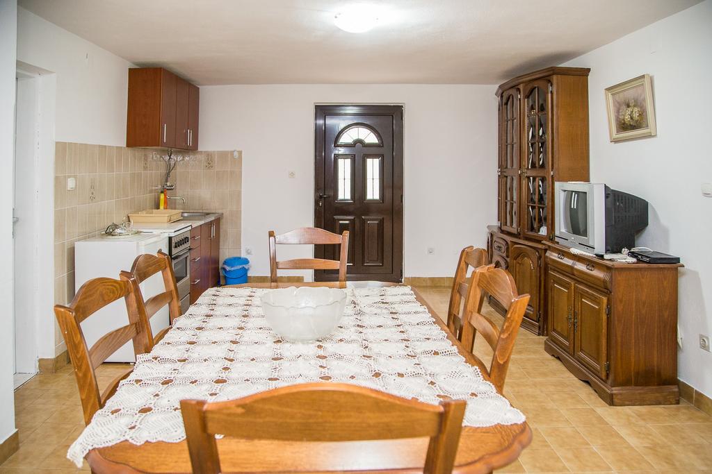 Apartmani Ksenija Петровац Экстерьер фото