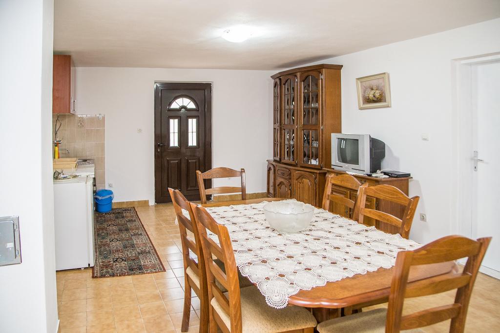 Apartmani Ksenija Петровац Экстерьер фото