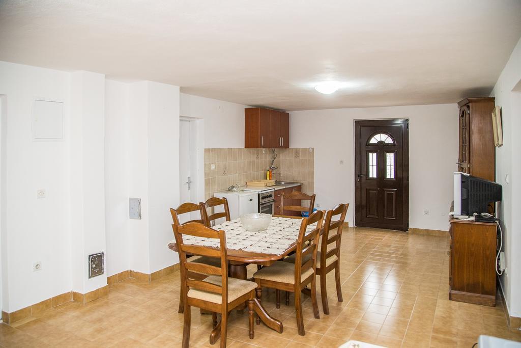 Apartmani Ksenija Петровац Экстерьер фото