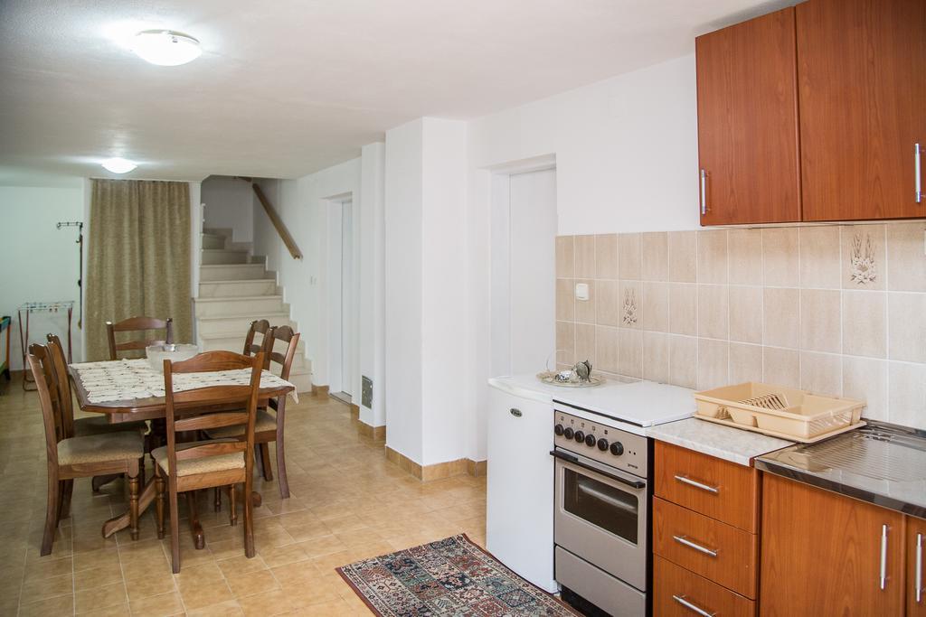 Apartmani Ksenija Петровац Экстерьер фото