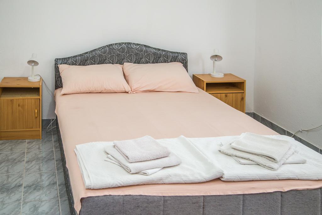 Apartmani Ksenija Петровац Экстерьер фото
