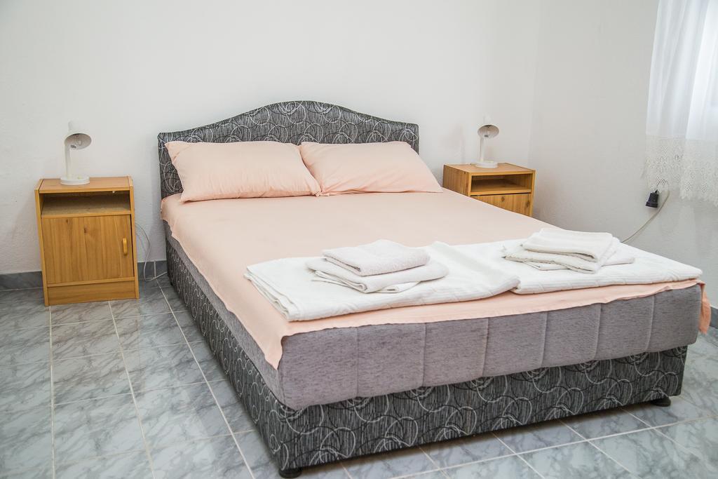 Apartmani Ksenija Петровац Экстерьер фото