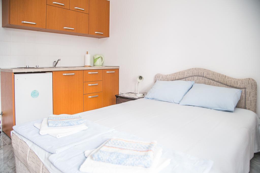 Apartmani Ksenija Петровац Экстерьер фото