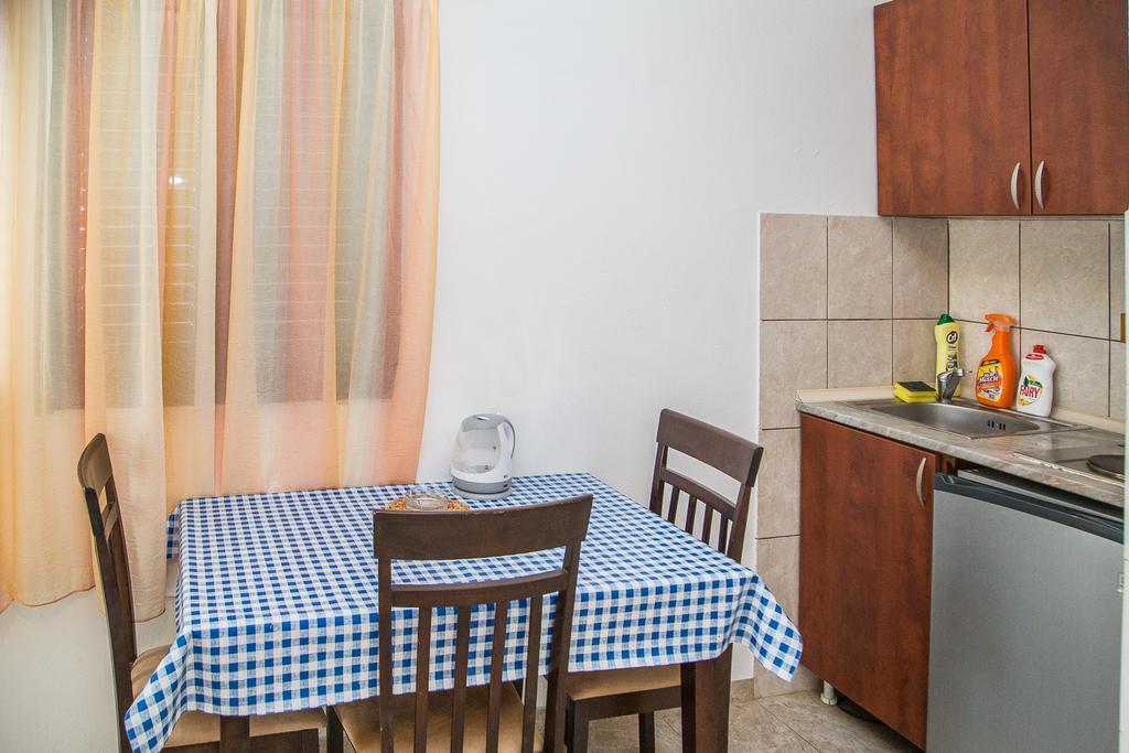 Apartmani Ksenija Петровац Экстерьер фото