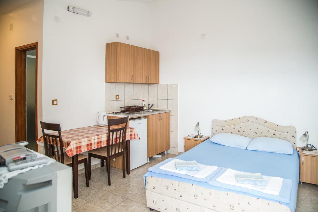 Apartmani Ksenija Петровац Экстерьер фото
