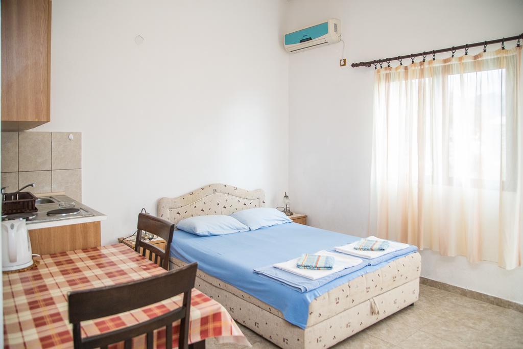 Apartmani Ksenija Петровац Экстерьер фото
