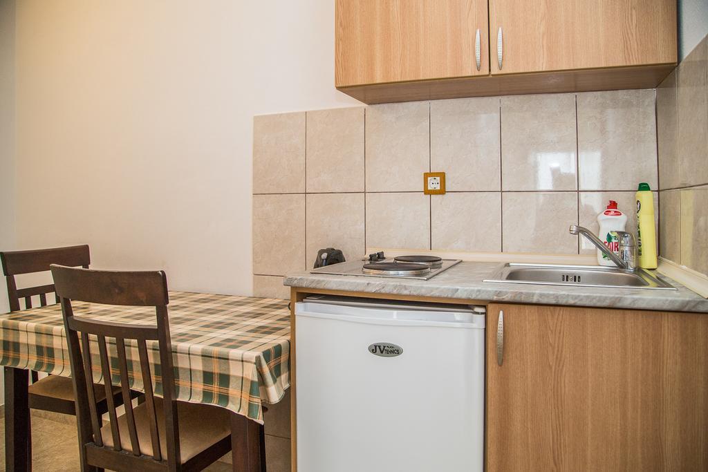 Apartmani Ksenija Петровац Экстерьер фото