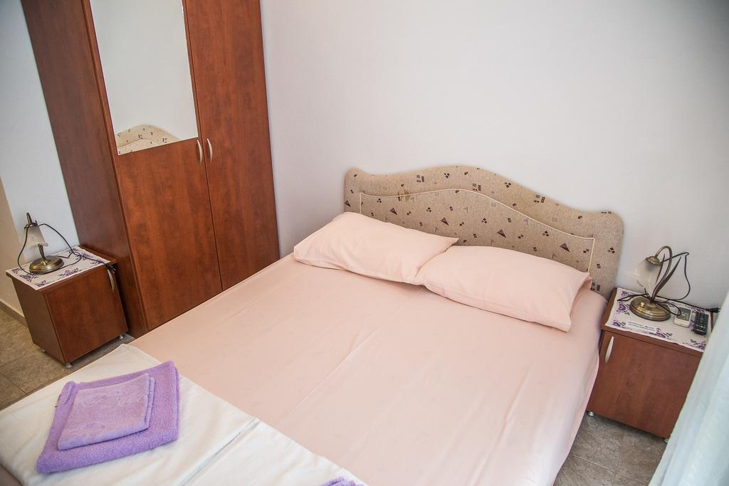 Apartmani Ksenija Петровац Экстерьер фото